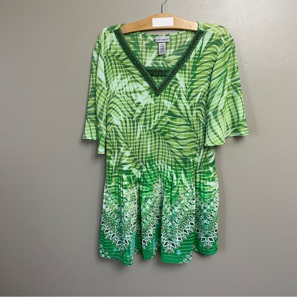 Catherines Green Tropical Beaded Blouse Size 16/18 Short Sleeve V Neck